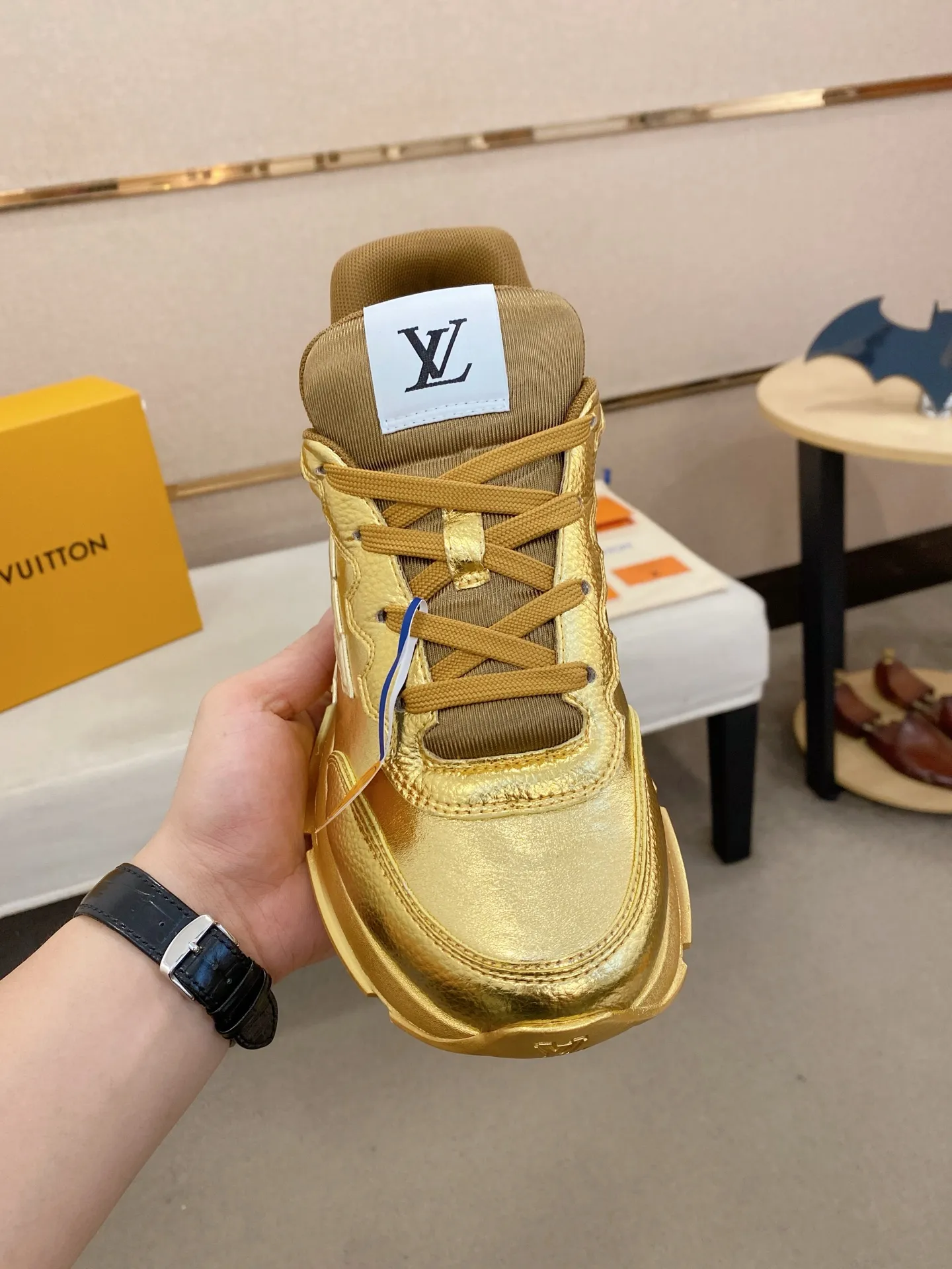 Men's shoes 💰: 660💰 LV. Popular items in men's shoes counter, official website synchronization, 1:1 high quality shipping ✔️Original cowhide, original factory sole, 39-45 (38.46 customized, non-refundable)